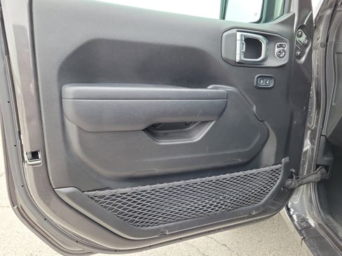 Used 2024 Jeep Gladiator Sport image 16