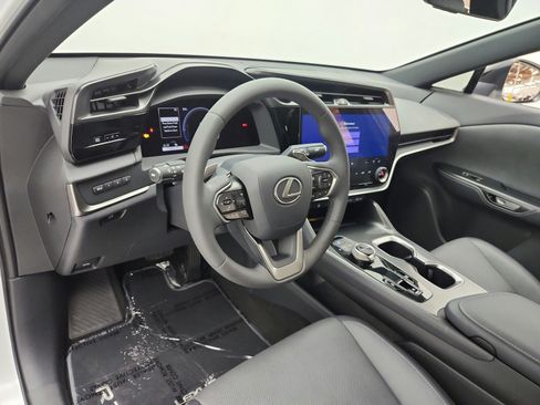 Used 2025 Lexus RZ 300e FWD image 9