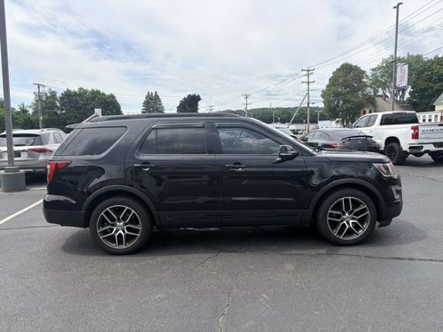 Used 2016 Ford Explorer Sport w/ Equipment Group 401A AWD/4WD image 4