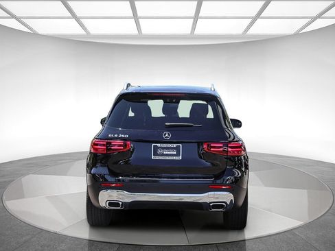 Certified 2026 Mercedes-Benz GLB 250 image 3