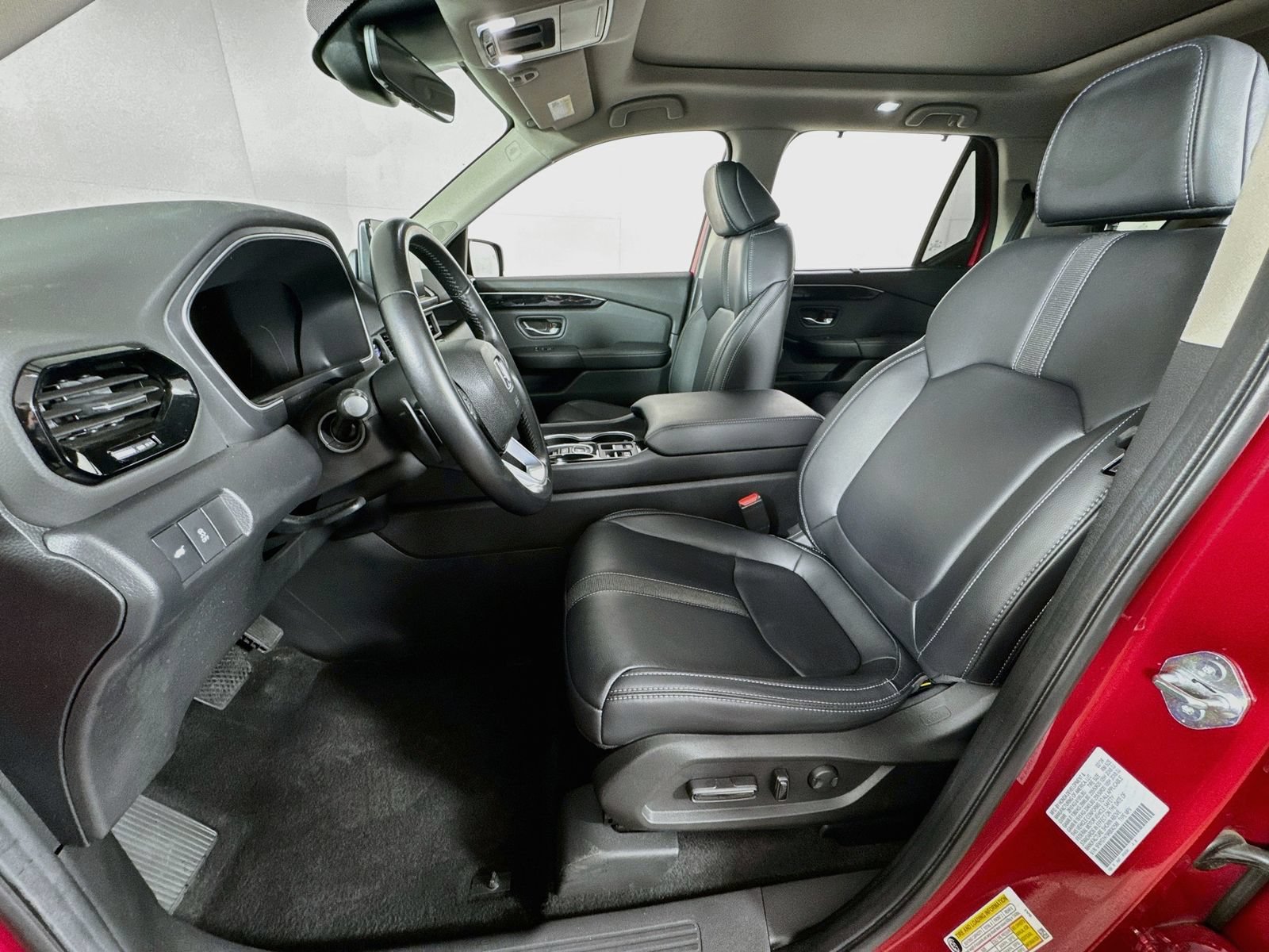 Certified 2024 Honda Pilot Touring image 12