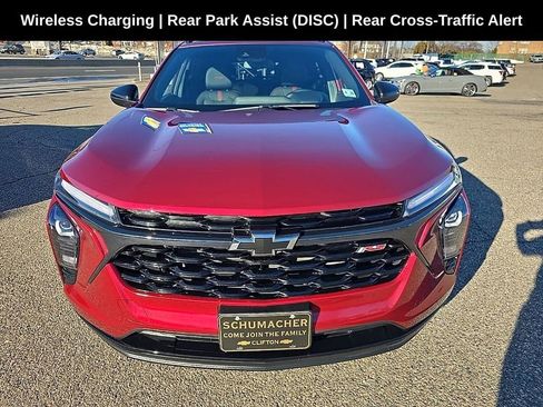 Used 2024 Chevrolet Trax RS w/ Sunroof Package image 8