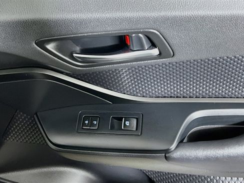 Used 2018 Toyota C-HR XLE FWD image 31