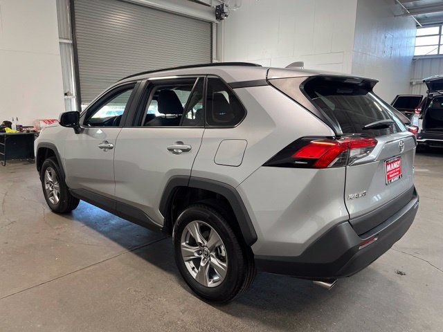 Used 2025 Toyota RAV4 XLE AWD/4WD image 5