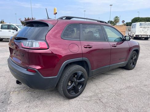 Used 2019 Jeep Cherokee Latitude Plus image 4