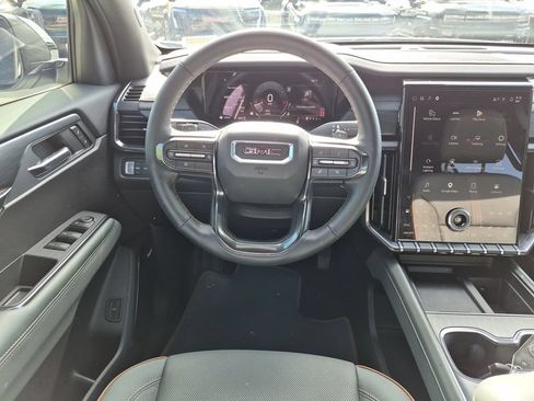 Used 2026 GMC Acadia AT4 w/ Luxury Package AWD/4WD image 32
