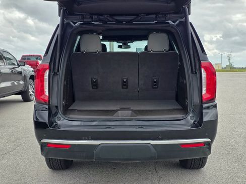 Used 2022 GMC Yukon SLT w/ SLT Premium Package AWD/4WD image 7