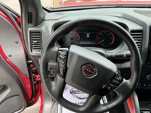 Used 2022 Nissan Frontier Pro-X RWD image 14