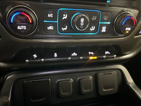 Used 2018 Chevrolet Silverado 1500 High Country image 22