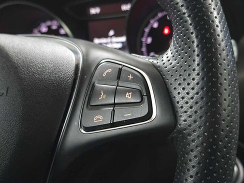 Used 2019 Mercedes-Benz GLA 250 4MATIC image 27
