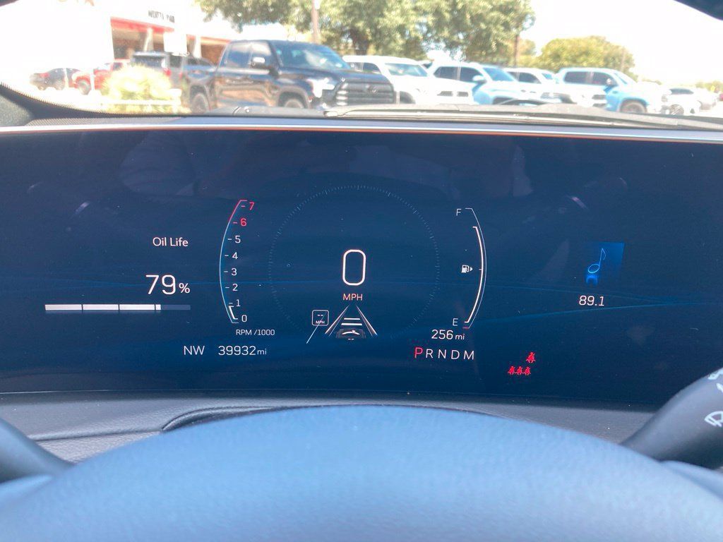 Used 2025 Cadillac XT4 Premium Luxury FWD image 10