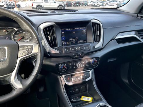 Used 2022 GMC Terrain SLE w/ Driver Convenience Package image 17