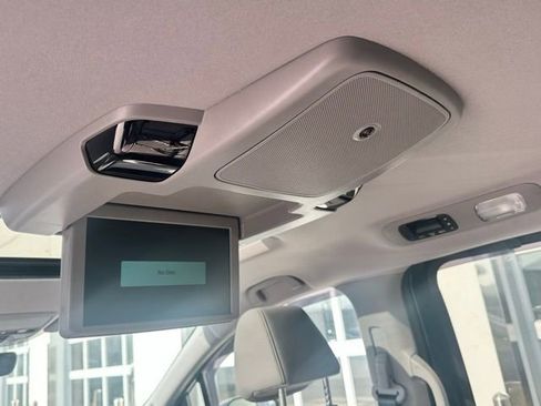 Certified 2024 Honda Odyssey Touring image 11