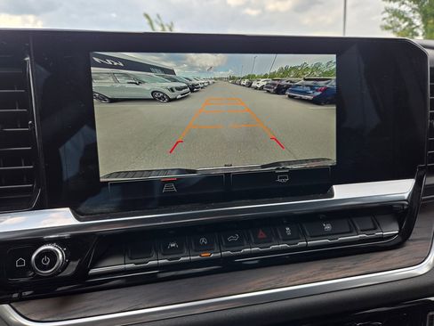 Used 2024 GMC Sierra 1500 SLT image 28