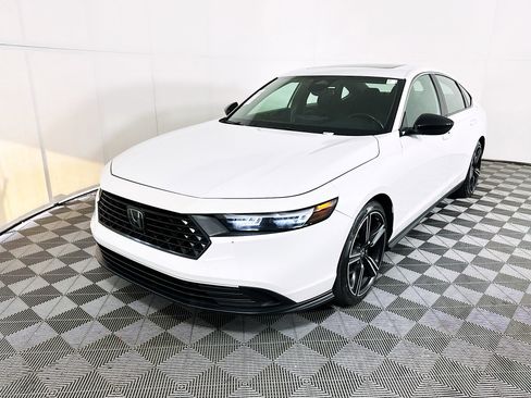 Used 2023 Honda Accord Sport image 7