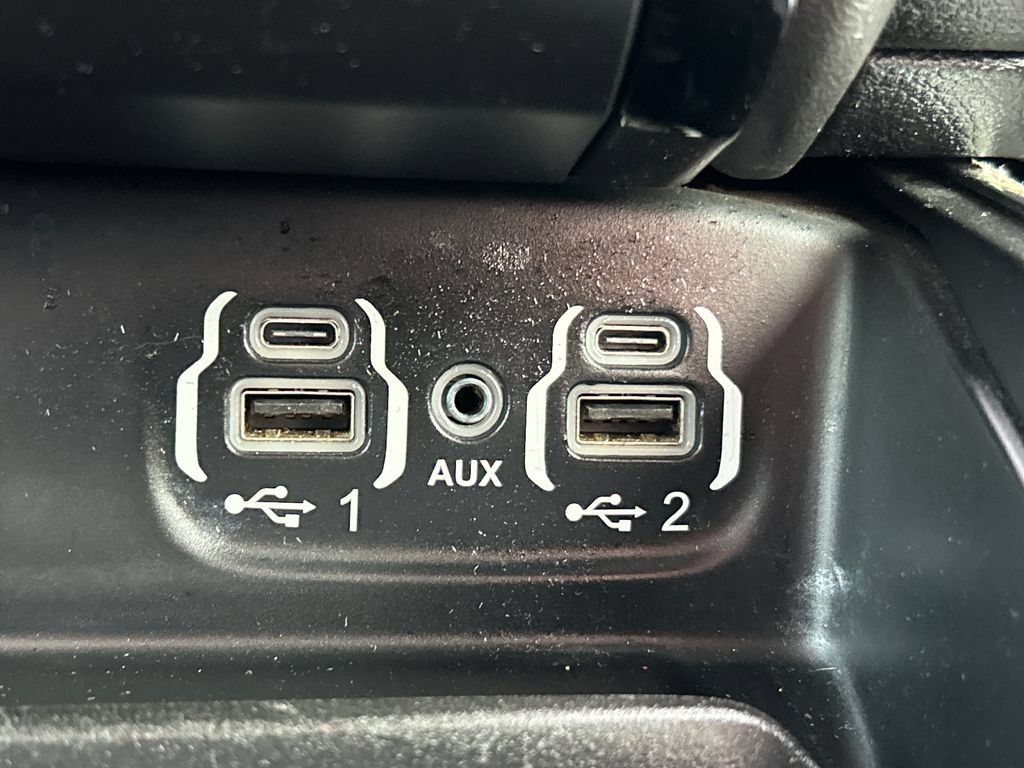 Used 2020 RAM 1500 Laramie AWD/4WD image 15