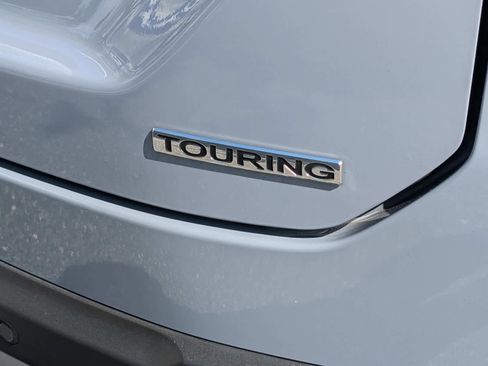 Certified 2025 Honda Pilot Touring image 8
