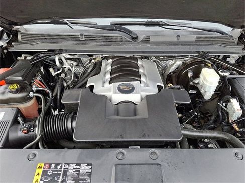 Used 2017 Cadillac Escalade ESV Platinum image 33