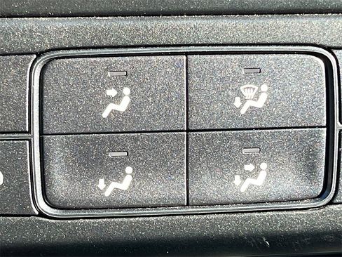 Used 2022 Chevrolet Colorado W/T w/ Custom Special Edition image 15