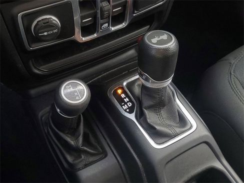 Used 2021 Jeep Wrangler Unlimited Sport image 23