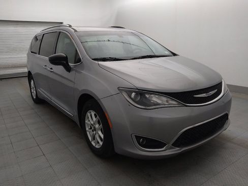 Used 2020 Chrysler Pacifica Touring-L image 13