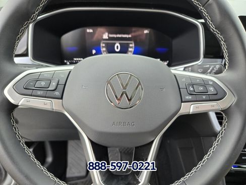New 2026 Volkswagen Taos SE FWD image 19