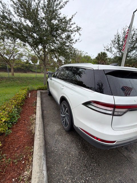 Used 2025 Lincoln Aviator Reserve w/ Equipment Group 201A AWD/4WD image 3