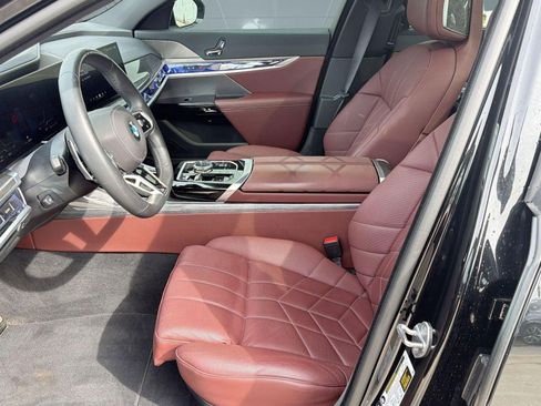 Used 2024 BMW 760i xDrive w/ Executive Package AWD/4WD image 5