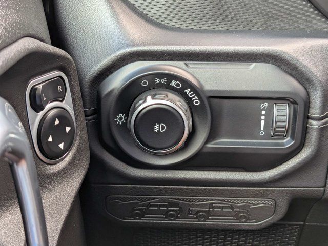 Used 2025 Jeep Wrangler Unlimited Rubicon AWD/4WD image 24