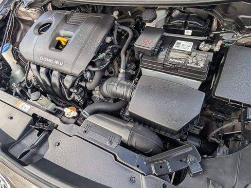 Used 2018 Kia Forte LX image 16