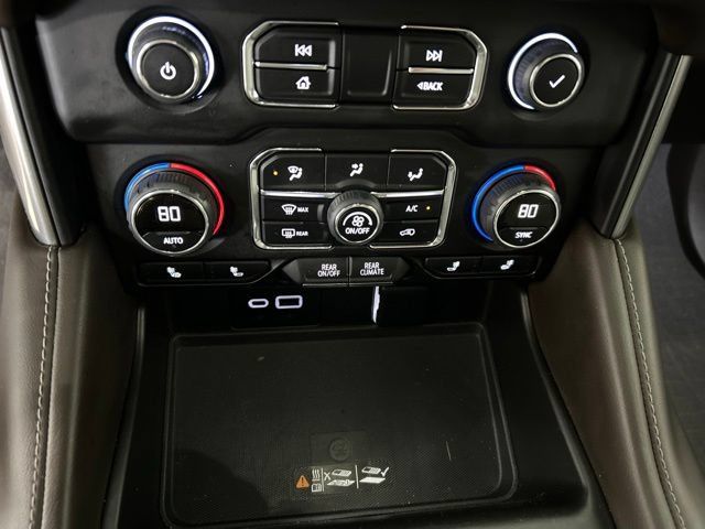 Used 2022 Chevrolet Tahoe Z71 w/ Luxury Package AWD/4WD image 14
