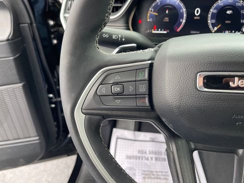 Used 2024 Jeep Grand Cherokee L Altitude image 14