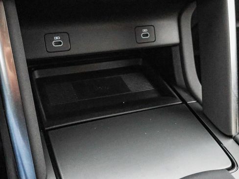 Used 2025 Land Rover Discovery Sport S image 31