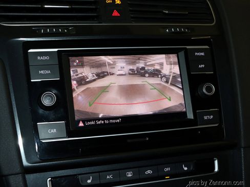 Used 2019 Volkswagen Golf S image 20