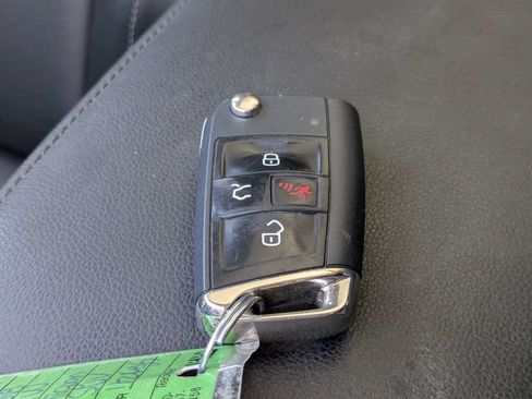 Used 2018 Volkswagen Tiguan SEL FWD image 44