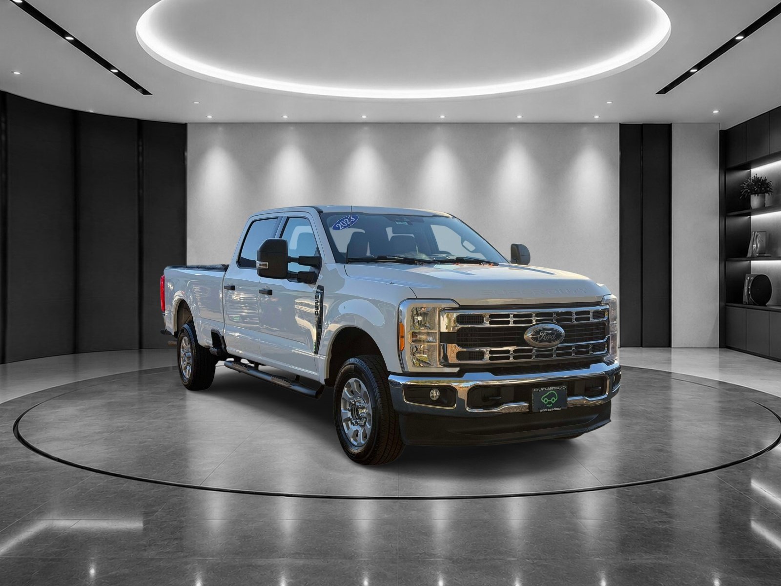 Used 2023 Ford F250 XLT AWD/4WD image 3