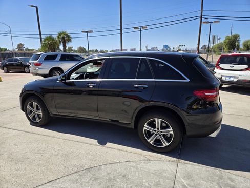 Used 2019 Mercedes-Benz GLC 300 image 3