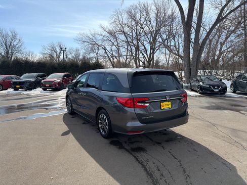 Used 2023 Honda Odyssey EX-L image 3