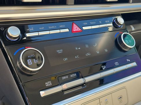 New 2026 Hyundai Santa Fe SE image 23