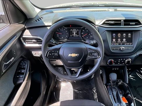 Used 2023 Chevrolet TrailBlazer LT FWD image 6