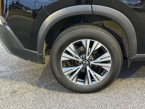 Used 2023 Nissan Rogue SV image 17