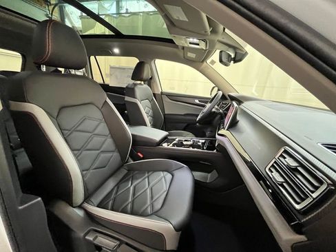New 2026 Volkswagen Atlas Peak Edition AWD/4WD image 12