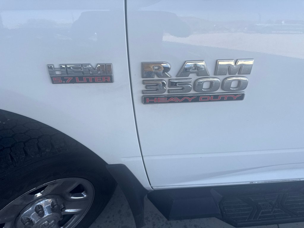 Used 2018 RAM 3500 SLT AWD/4WD image 2
