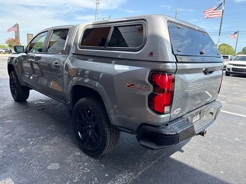 Used 2025 Chevrolet Colorado Z71 w/ Technology Package AWD/4WD image 26