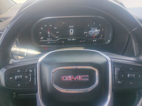 Used 2023 GMC Yukon XL SLT AWD/4WD image 18