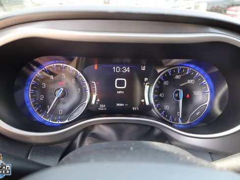 Used 2025 Chrysler Pacifica Select FWD image 16