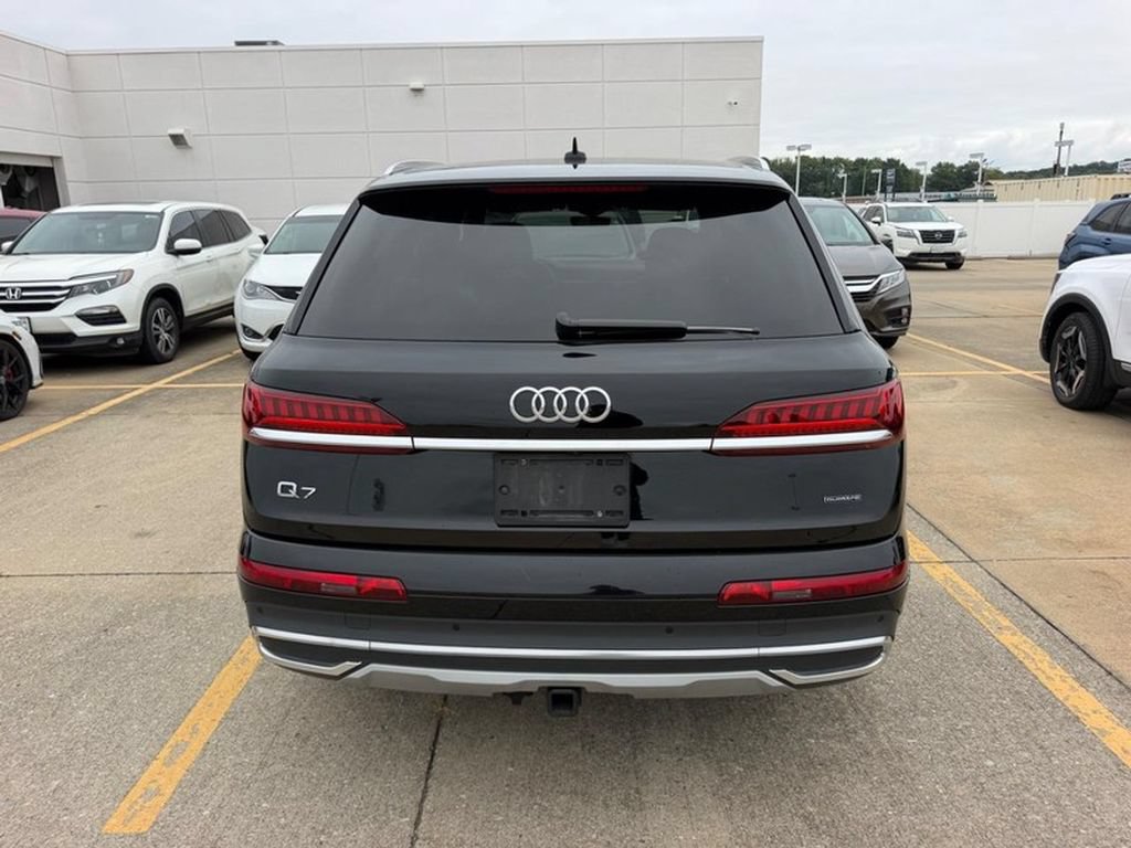 Used 2020 Audi Q7 3.0T Premium AWD/4WD image 3