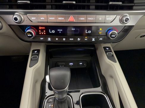 Used 2025 Kia Telluride S FWD image 22
