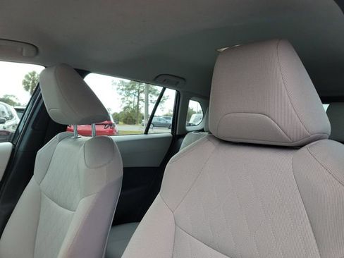 Used 2024 Toyota Corolla Cross L image 22
