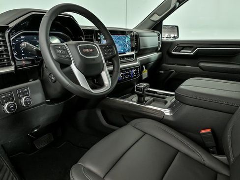 New 2026 GMC Sierra 1500 SLT image 6